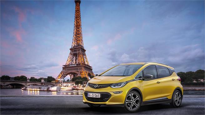 Coche eléctrico en Opel Ampera-e en Luis Batalla